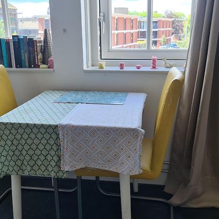 Airbnb 'Logeren Aan Het Plein' In Het Centrum Van メッペル エクステリア 写真