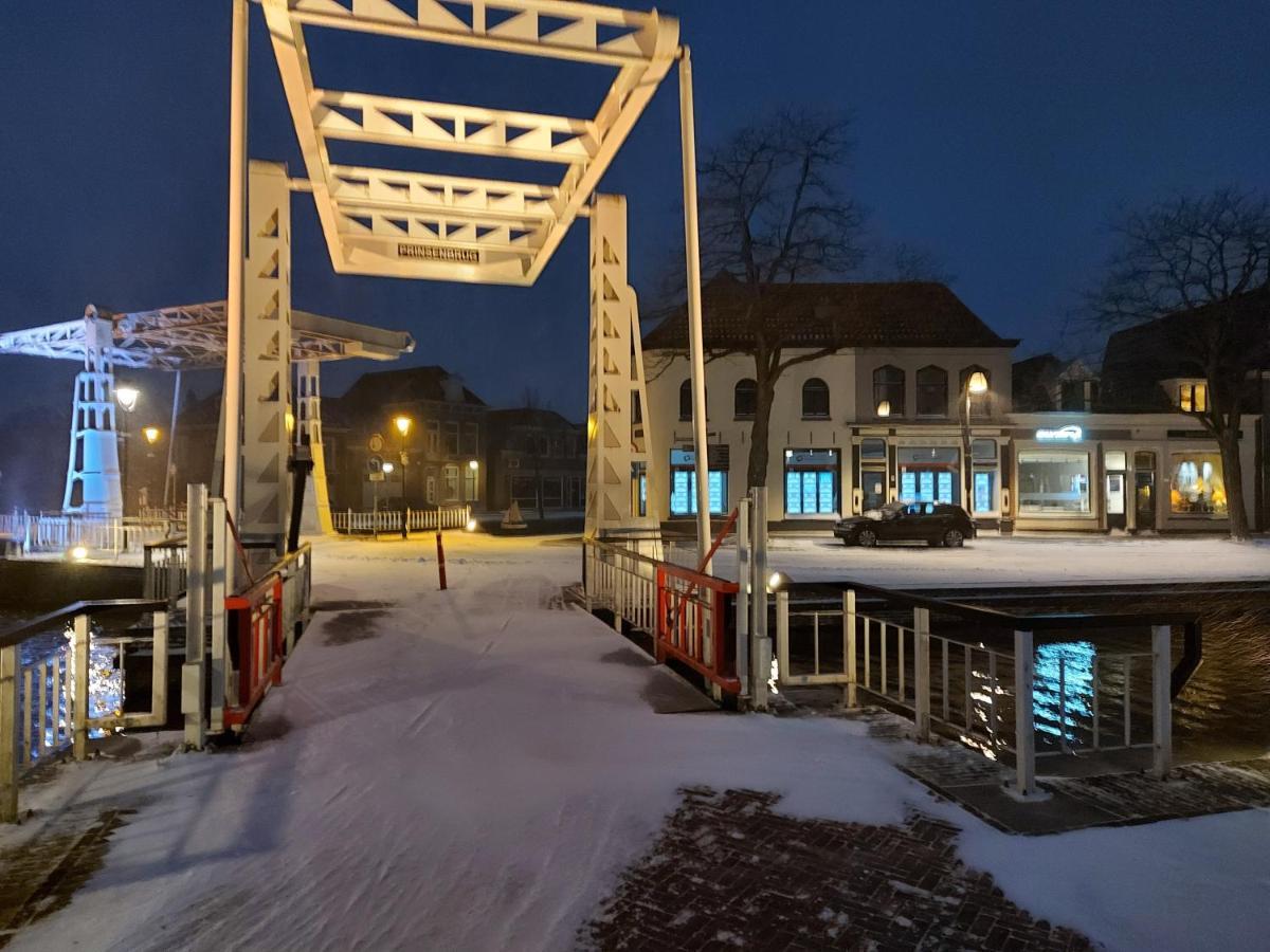 Airbnb 'Logeren Aan Het Plein' In Het Centrum Van メッペル エクステリア 写真