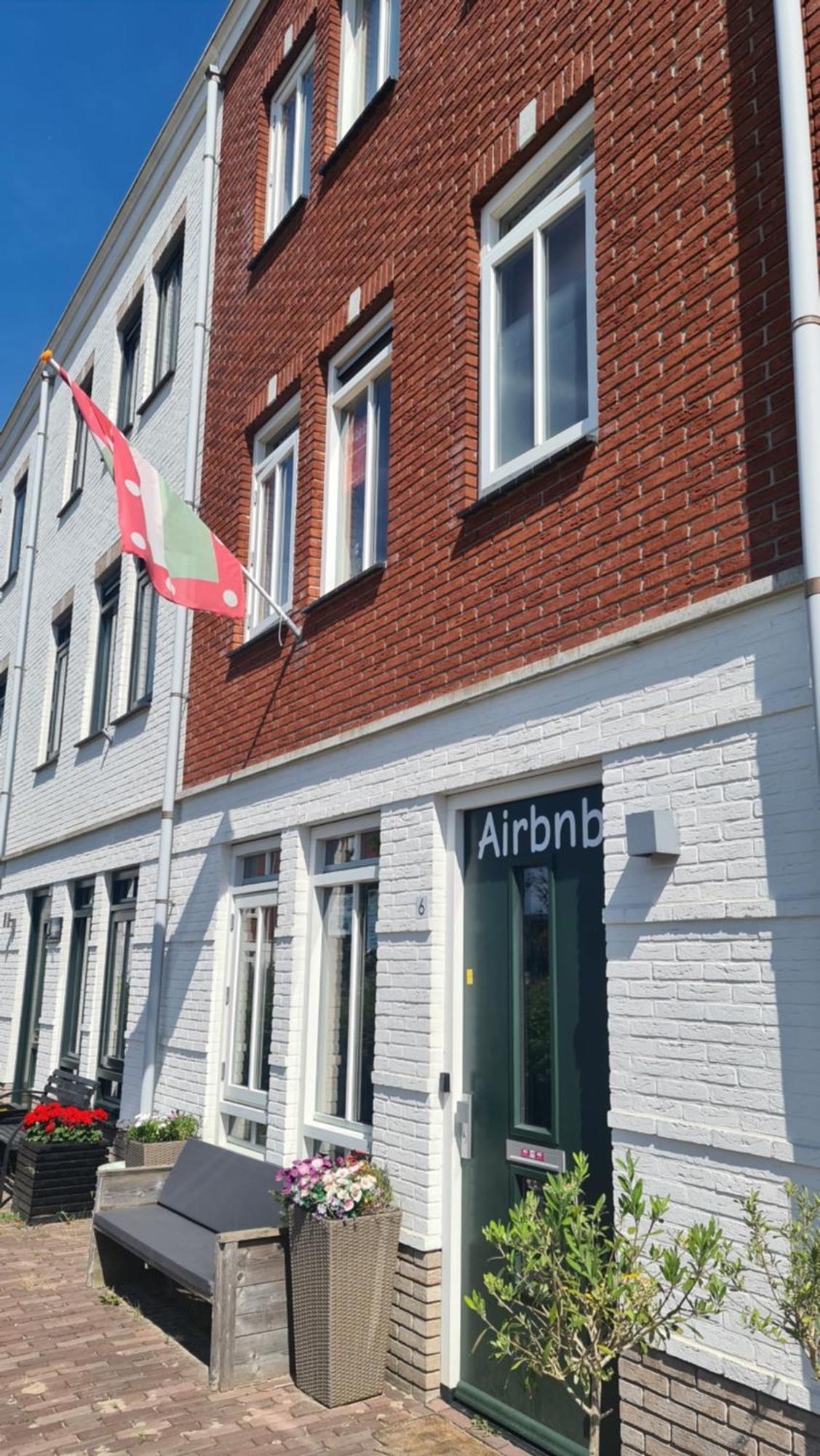 Airbnb 'Logeren Aan Het Plein' In Het Centrum Van メッペル エクステリア 写真