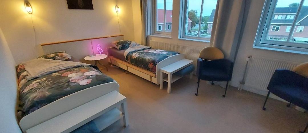 Airbnb 'Logeren Aan Het Plein' In Het Centrum Van メッペル 部屋 写真