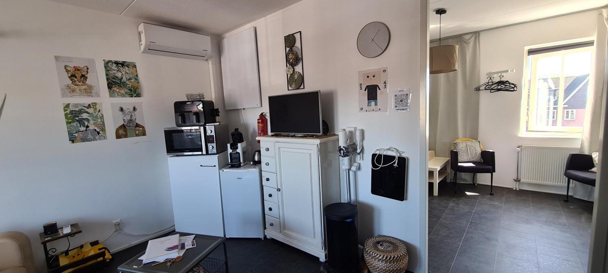 Airbnb 'Logeren Aan Het Plein' In Het Centrum Van メッペル エクステリア 写真
